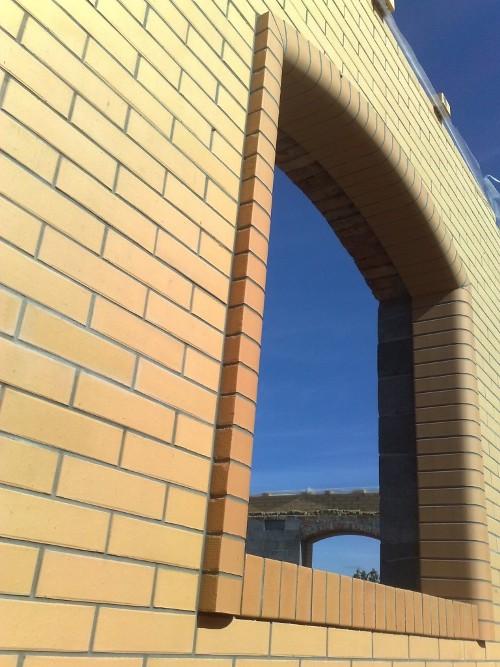 Выступ лицевой арки