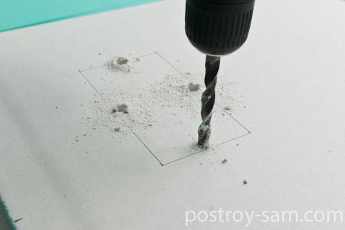 Делаем отверстия в гипсокартоне