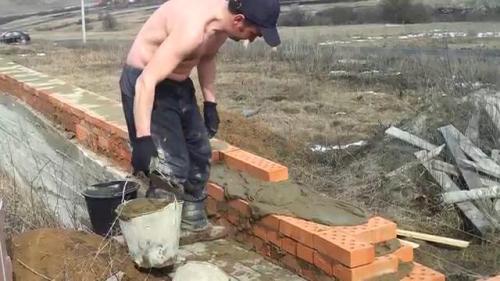 Технология строительства цоколя из кирпича