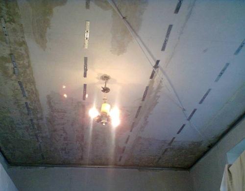 Монтаж подвесов для каркаса