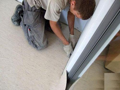 Процесс настила линолеума своими руками