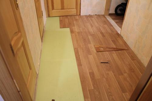 Укладка ламината в коридоре шаг за шагом